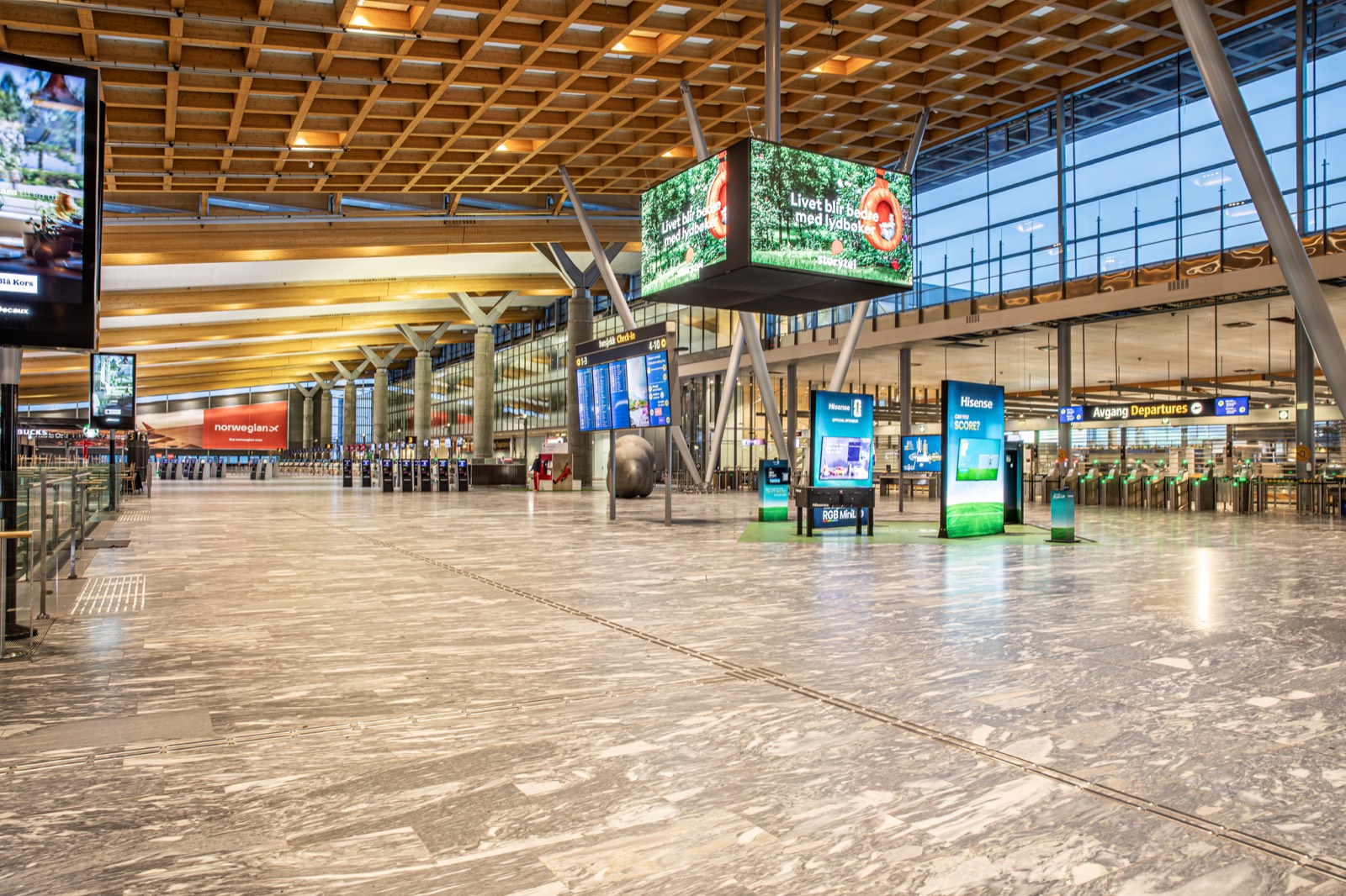 Avgangshallen ved Oslo Lufthavn Gardermoen